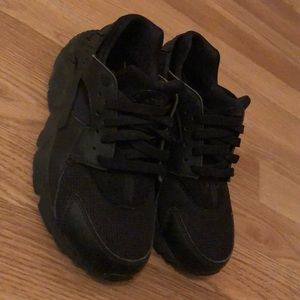Nike black huraches